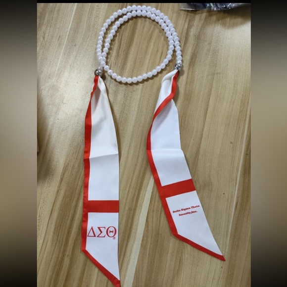 Delta Sigma Theta Sorority, Inc. Pearlace Scarf - Picture 3 of 3